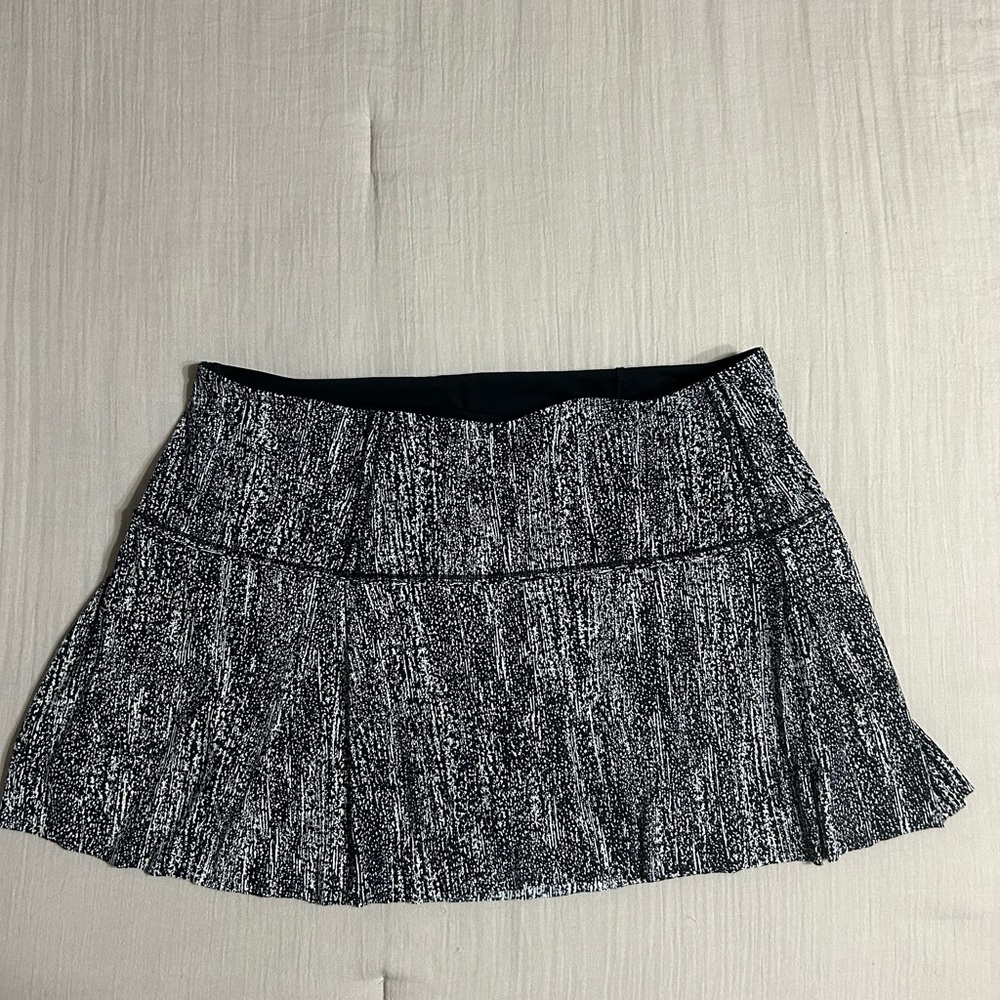 Lululemon Athletica Black and White Tennis Skirt